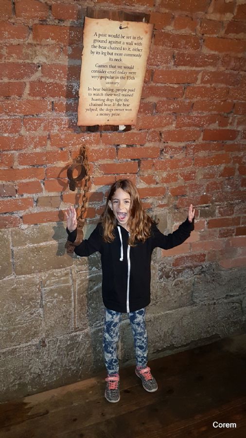 בצינוק ב Warwick castle